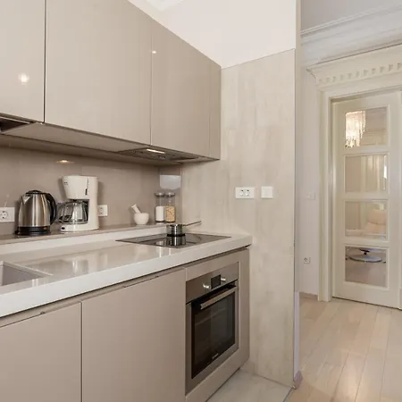Sokol Center Apartment Opatija